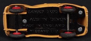 Dinky toys 152 austin devon saloon kk526 base