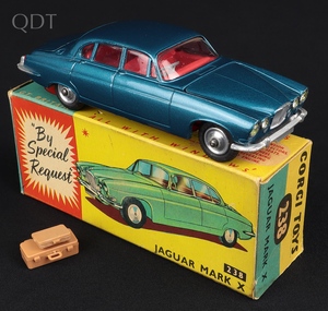 Corgi toys 238 1 jaguar mark x kk551 front