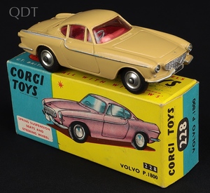 Corgi toys 228 volvo  p1800 kk657 front