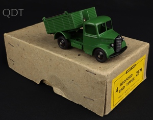 Trade box dinky toys 25m bedford end tipper kk717 front