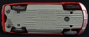 Corgi toys 210s citroen ds 19 kk751 base