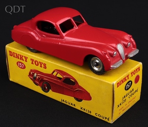 Dinky toys 157 jaguar xk120 kk871 front