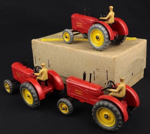 Dinky toys 27a massey harris tractor trade box kk920 back