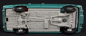 Dinky toys 135 triumph 2000 ll105 base