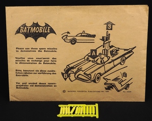 Corgi toys 267 batmobile ll137 missiles dealer pack