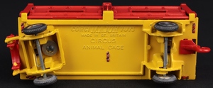 Corgi toys 1123 chipperfields circus animal cage ll170 base