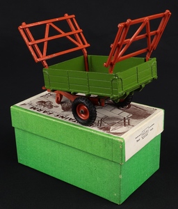 Britains farm 130f farm trailer ll245 back