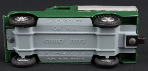 Corgi toys 438 landrover ll242 base