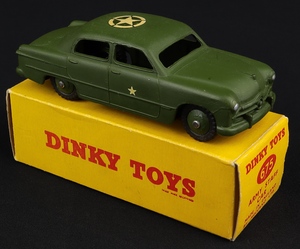 Dinky toys 675 army staff car ll420 front