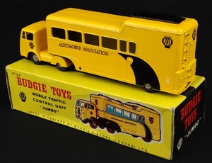 Budgie toys 218 mobile control unit jumbo a.a ll523 back