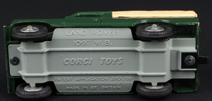 Corgi toys 438 landrover ll584 base