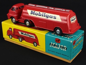 Corgi toys 1110 mobilgas petrol tanker ll635 back