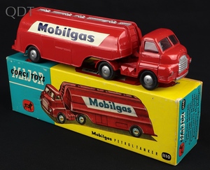 Corgi toys 1110 mobilgas petrol tanker ll635 front