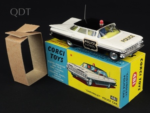 Corgi toys 481 chevrolet police car ll737 front