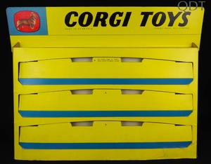 Corgi toys card stand ll766 front