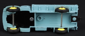 Dinky toys 412 austin wagon ll792 base