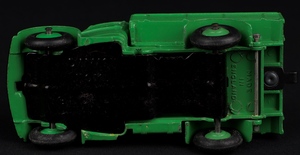 Dinky toys 411 bedford truck ll828 base