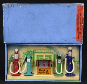 Dinky toys 49 1 petrol pumps pratts ll871 front