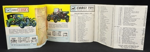 Corgi toys 1120 chipperfields circus crane truck ll881 booklet 1