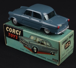 Corgi  toys 352 raf staff car ll900 back