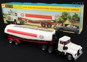 Corgi toys 1152 mack truck esso petrol tanker ll914 front