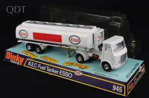 Dinky toys 945 aec fuel tanker esso ll928 front