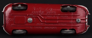 Corgi toys 307 e type jaguar ll935 base