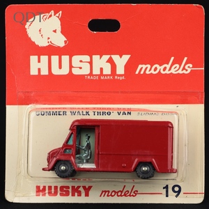 Husky models 19 commer walk thro van mm7 front